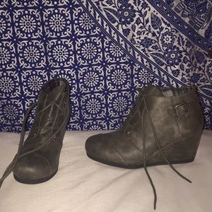 heeled booties